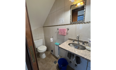 Propiedad de 6 ambientes a una cuadra de la playa, Santa Clara Del Mar