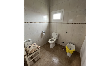 Propiedad de 6 ambientes a una cuadra de la playa, Santa Clara Del Mar