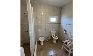 Propiedad de 6 ambientes a una cuadra de la playa, Santa Clara Del Mar