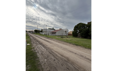 Propiedad de 6 ambientes a una cuadra de la playa, Santa Clara Del Mar