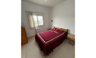 Propiedad de 6 ambientes a una cuadra de la playa, Santa Clara Del Mar