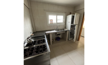 Propiedad de 6 ambientes a una cuadra de la playa, Santa Clara Del Mar