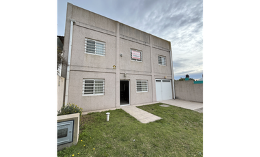 Propiedad de 6 ambientes a una cuadra de la playa, Santa Clara Del Mar