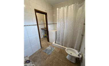 Propiedad de 6 ambientes a una cuadra de la playa, Santa Clara Del Mar