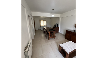 Propiedad de 6 ambientes a una cuadra de la playa, Santa Clara Del Mar