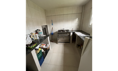 Propiedad de 6 ambientes a una cuadra de la playa, Santa Clara Del Mar