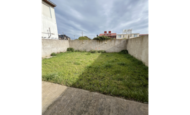 Propiedad de 6 ambientes a una cuadra de la playa, Santa Clara Del Mar