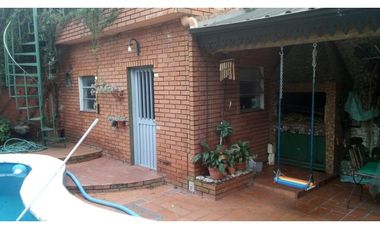 HERMOSO Y FUNCIONAL CHALET EN VENTA. ITUZAINGO NORTE