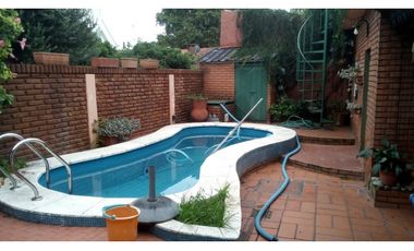 HERMOSO Y FUNCIONAL CHALET EN VENTA. ITUZAINGO NORTE