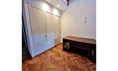 Chalet en PH 3 ambientes con entrada p/ autos - Soler y C. de Dolores