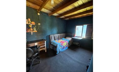 casa mas departamento ubicada en Camet Norte