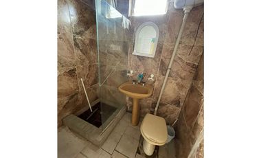 casa mas departamento ubicada en Camet Norte