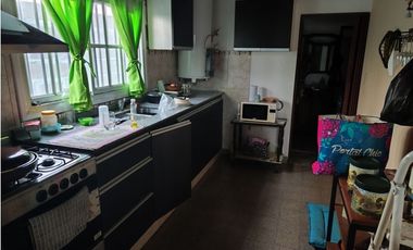 CASA LUJAN CENTRICA CON DPTO APARTE