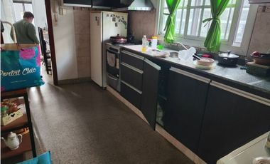 CASA LUJAN CENTRICA CON DPTO APARTE