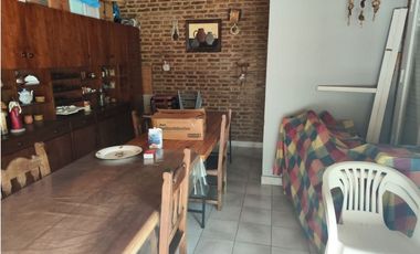 CASA LUJAN CENTRICA CON DPTO APARTE