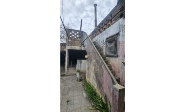 Venta de casa Avenida Comercial.