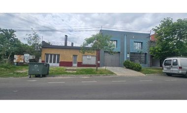 Venta de casa Avenida Comercial.