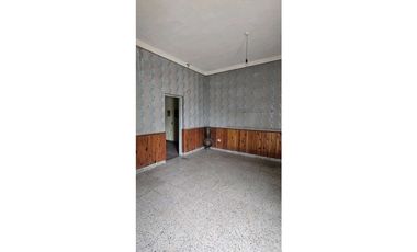 Venta de casa Avenida Comercial.