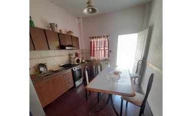 CASA AMERICANA y DEPTO DOS AMBIENTES EN VENTA. ITUZAINGO NORTE