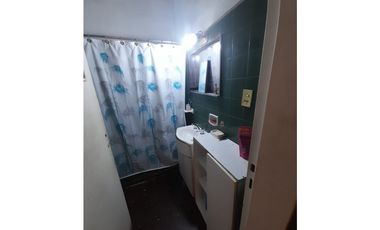 CASA AMERICANA y DEPTO DOS AMBIENTES EN VENTA. ITUZAINGO NORTE