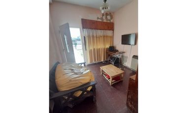 CASA AMERICANA y DEPTO DOS AMBIENTES EN VENTA. ITUZAINGO NORTE