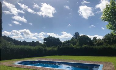 HERMOSA QUINTA EN BARRIO SEMICERRADO PILAR