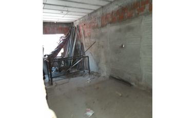 CASA TRES AMBIENTES Y VIVIENDA A TERMINAR EN VENTA - ITUZAINGO NORTE