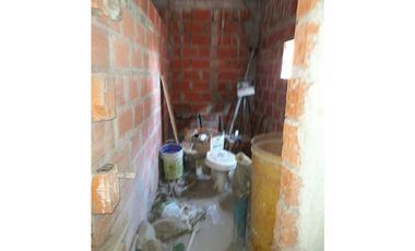 CASA TRES AMBIENTES Y VIVIENDA A TERMINAR EN VENTA - ITUZAINGO NORTE