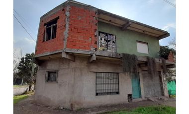 CASA TRES AMBIENTES Y VIVIENDA A TERMINAR EN VENTA - ITUZAINGO NORTE