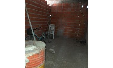 CASA TRES AMBIENTES Y VIVIENDA A TERMINAR EN VENTA - ITUZAINGO NORTE