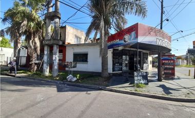 LOCAL AMPLIO CON BAÑO. EXCELENTE VISTA COMERCIAL. CON VIVIENDA