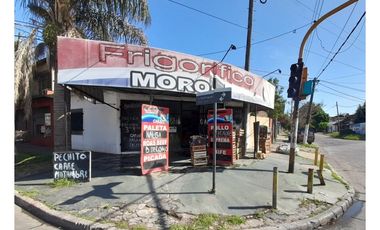 LOCAL AMPLIO CON BAÑO. EXCELENTE VISTA COMERCIAL. CON VIVIENDA