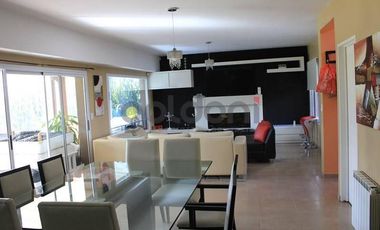 Excelente propiedad con Piscina en Altos de Hudson ll