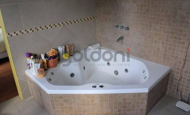 Excelente propiedad con Piscina en Altos de Hudson ll