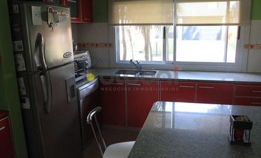 Excelente propiedad con Piscina en Altos de Hudson ll