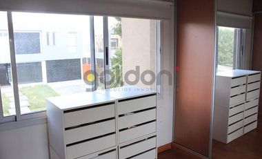 Excelente propiedad con Piscina en Altos de Hudson ll