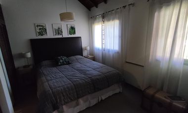CHALET EN PH, SOBRE LA CALLE RETIRO A 3 CUADRAS DE LA AV. H. YRIGOYEN