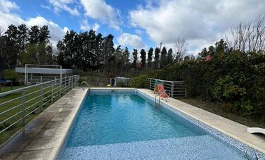 Alquiler Anual Casa 4 amb. Al Rio barrio San Benito Villanueva Tigre