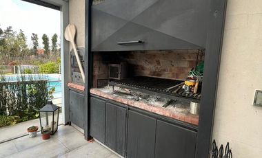 Alquiler Anual Casa 4 amb. Al Rio barrio San Benito Villanueva Tigre