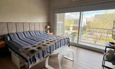 Alquiler Anual Casa 4 amb. Al Rio barrio San Benito Villanueva Tigre