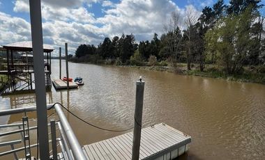 Alquiler Anual Casa 4 amb. Al Rio barrio San Benito Villanueva Tigre