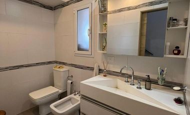 Alquiler Anual Casa 4 amb. Al Rio barrio San Benito Villanueva Tigre