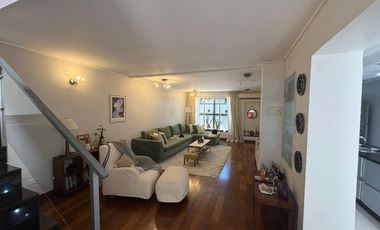 Casa 2 plantas con Patio en Venta - 4 ambientes - San Cristobal