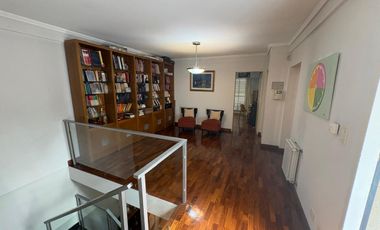 Casa 2 plantas con Patio en Venta - 4 ambientes - San Cristobal