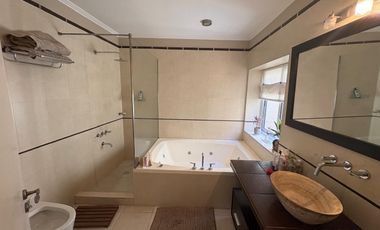 Casa 2 plantas con Patio en Venta - 4 ambientes - San Cristobal