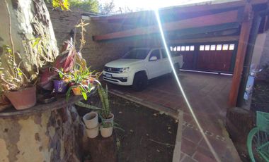 AMBROSETTI AL 200 BIS - VENTA DE CASA 2 DORMITORIOS   2 COCHERAS   PATIO EN FISHERTON