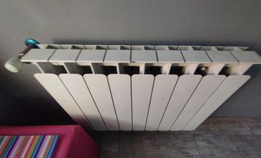 AMBROSETTI AL 200 BIS - VENTA DE CASA 2 DORMITORIOS   2 COCHERAS   PATIO EN FISHERTON