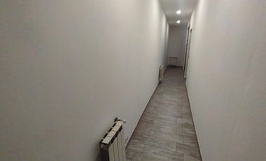 AMBROSETTI AL 200 BIS - VENTA DE CASA 2 DORMITORIOS   2 COCHERAS   PATIO EN FISHERTON