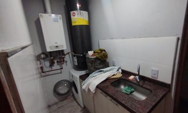 AMBROSETTI AL 200 BIS - VENTA DE CASA 2 DORMITORIOS   2 COCHERAS   PATIO EN FISHERTON