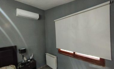 AMBROSETTI AL 200 BIS - VENTA DE CASA 2 DORMITORIOS   2 COCHERAS   PATIO EN FISHERTON